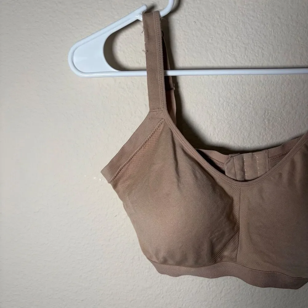 Warner's Bra Women's Large Beige Wireless Adjustable Padded